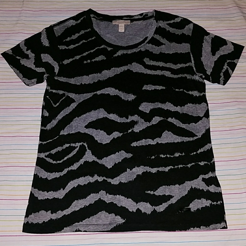 Burberry Black and Gray Short Sleeve Tee